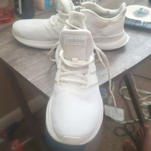 Size 9 Adidas - Color White